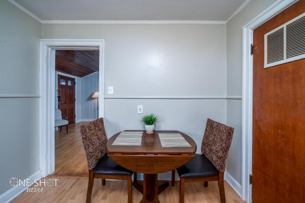 Garage 5 Min From Downtown *
